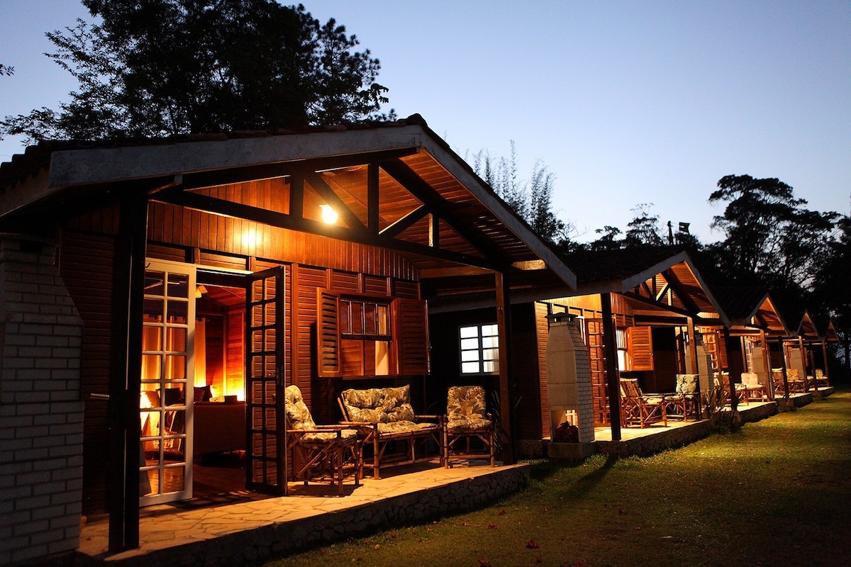 Bacon ipsum dolor amet short ribs biltong prosciutto, flank doner bacon ground round pork drumstick.