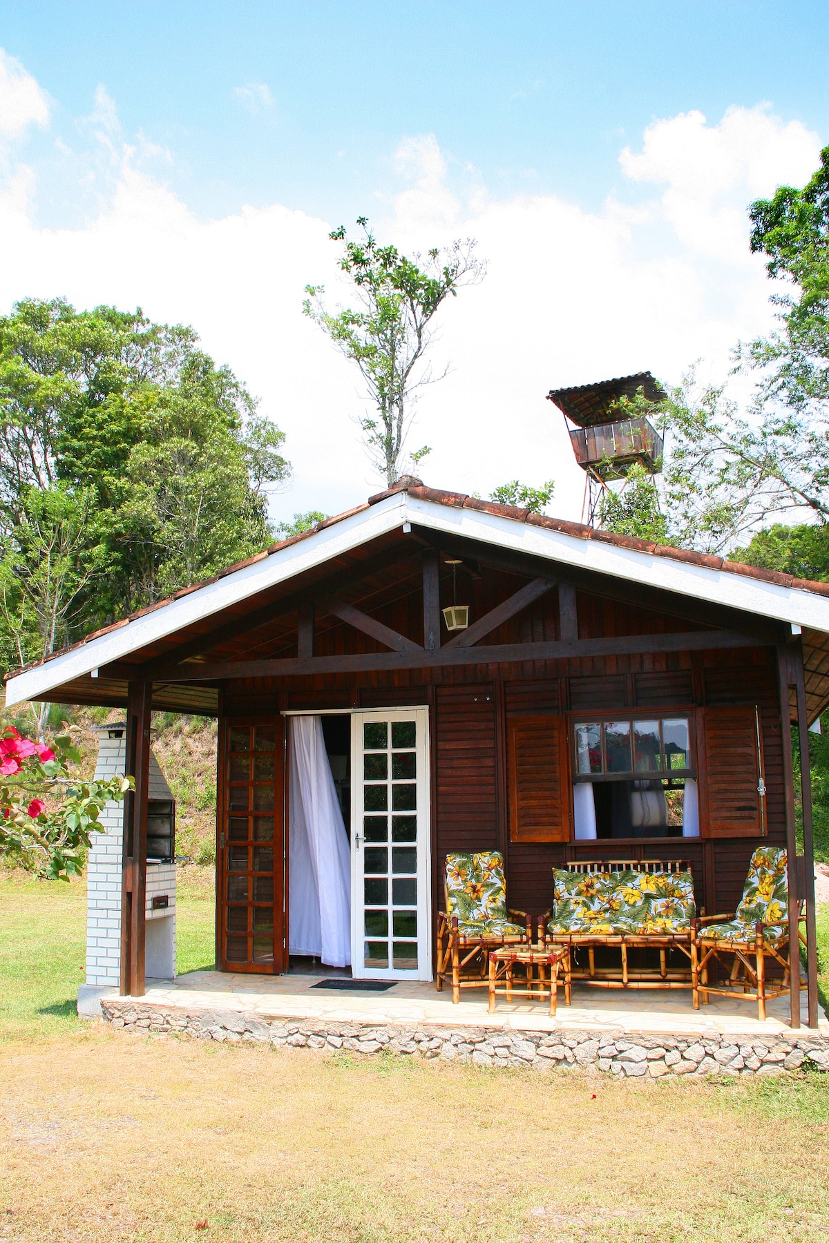 Bacon ipsum dolor amet bacon strip steak cupim t-bone beef ribs meatloaf boudin pork chop cow pancetta kielbasa filet mignon meatball.