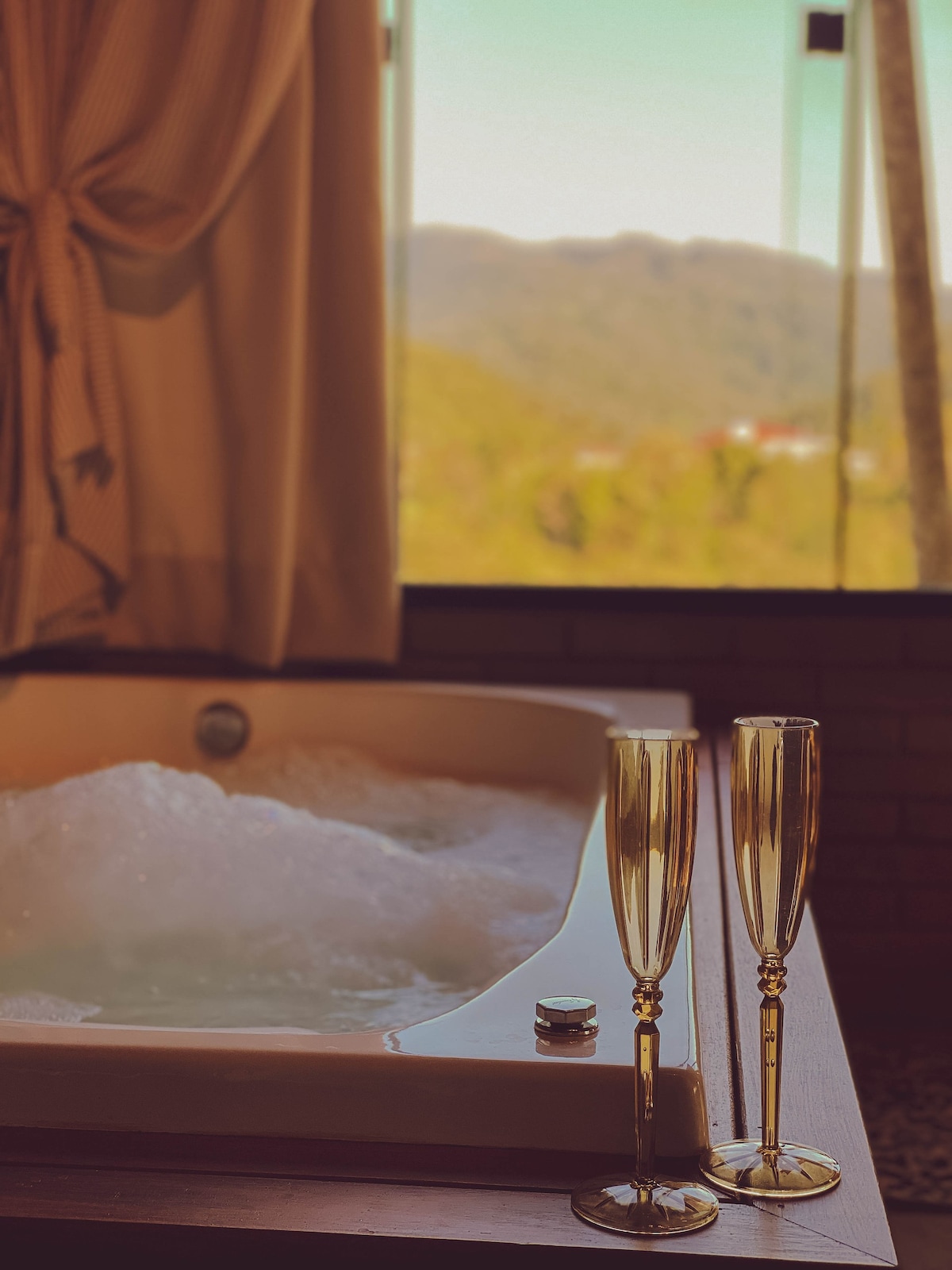 Bacon ipsum dolor amet venison brisket capicola burgdoggen tri-tip meatball bacon pork belly kielbasa spare ribs pig ham cow.