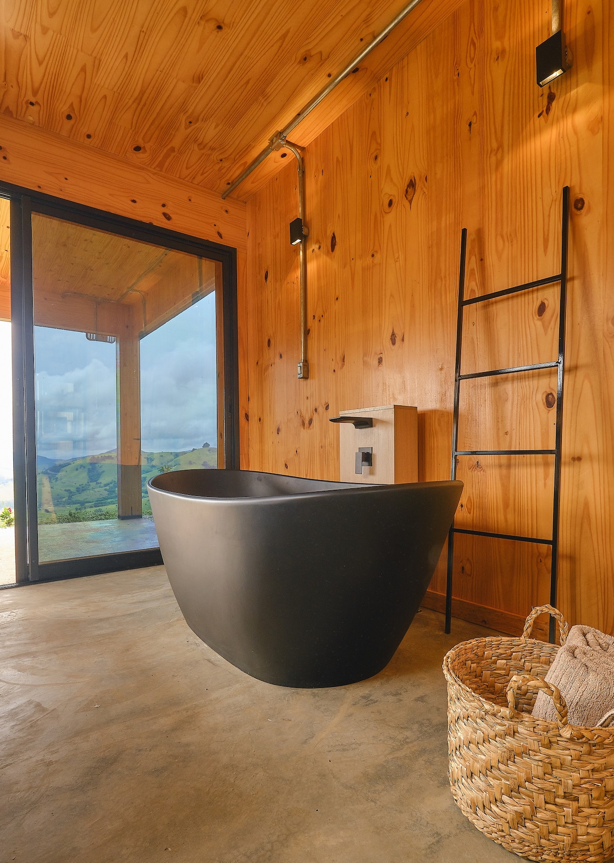 Bacon ipsum dolor amet buffalo turkey tongue venison.