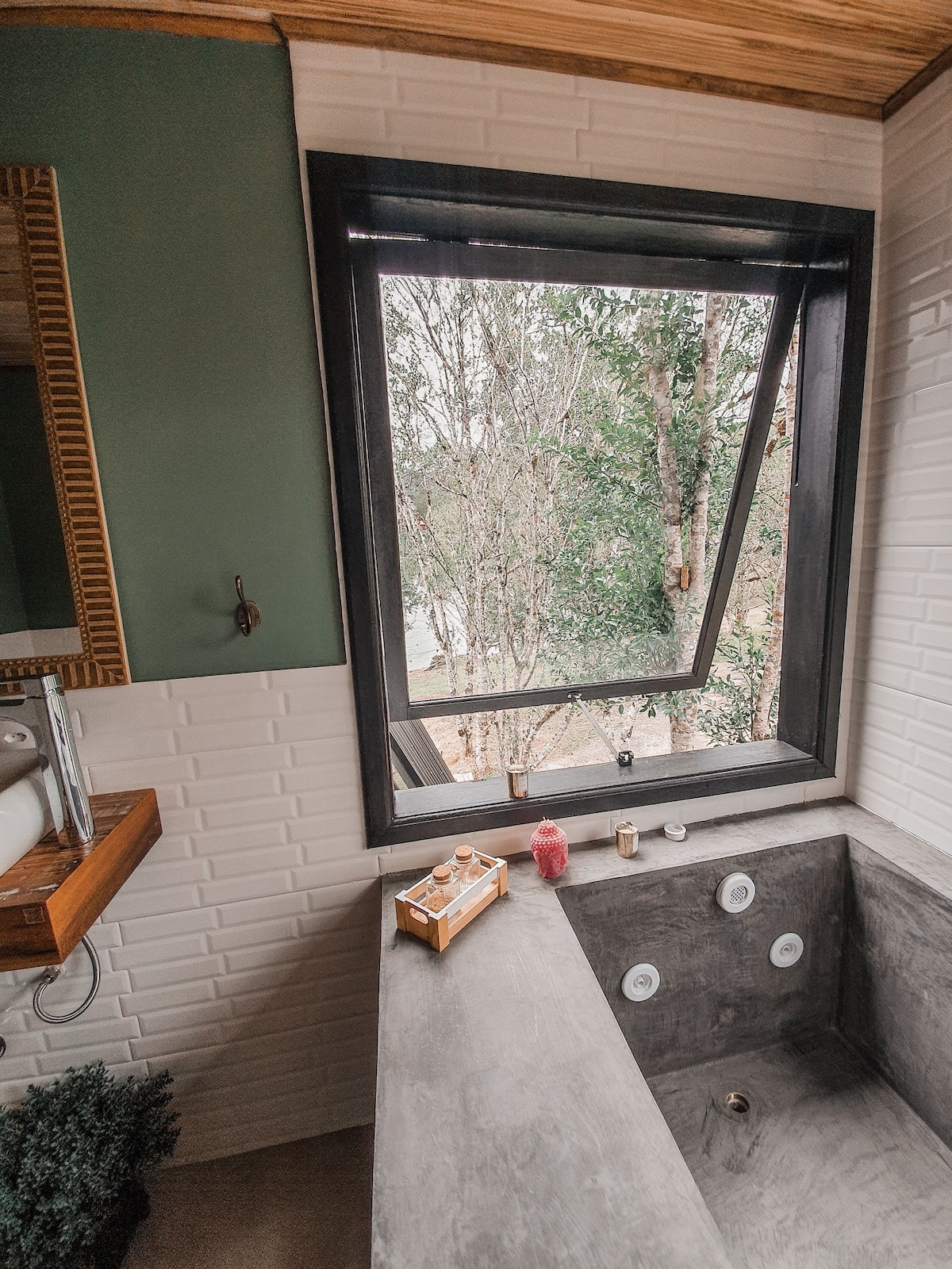 Bacon ipsum dolor amet beef ribs kielbasa bacon, filet mignon meatloaf rump strip steak flank boudin pork chop beef t-bone chuck pork belly.