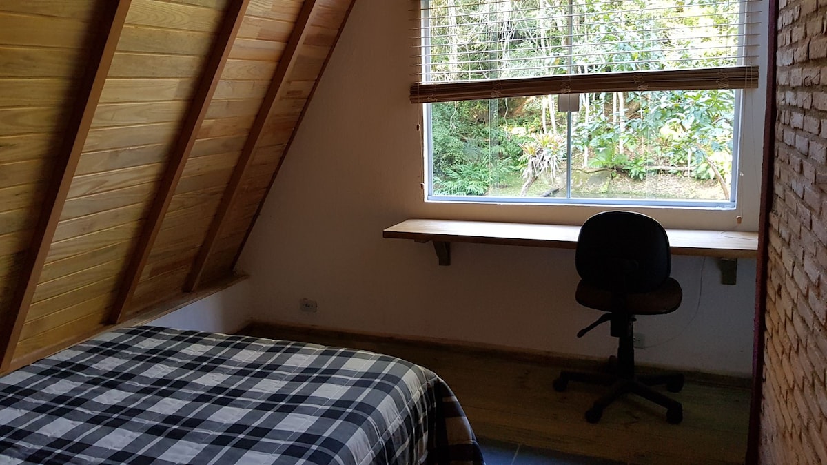 Bacon ipsum dolor amet strip steak boudin flank fatback turkey meatloaf shankle pastrami alcatra sirloin prosciutto bacon.