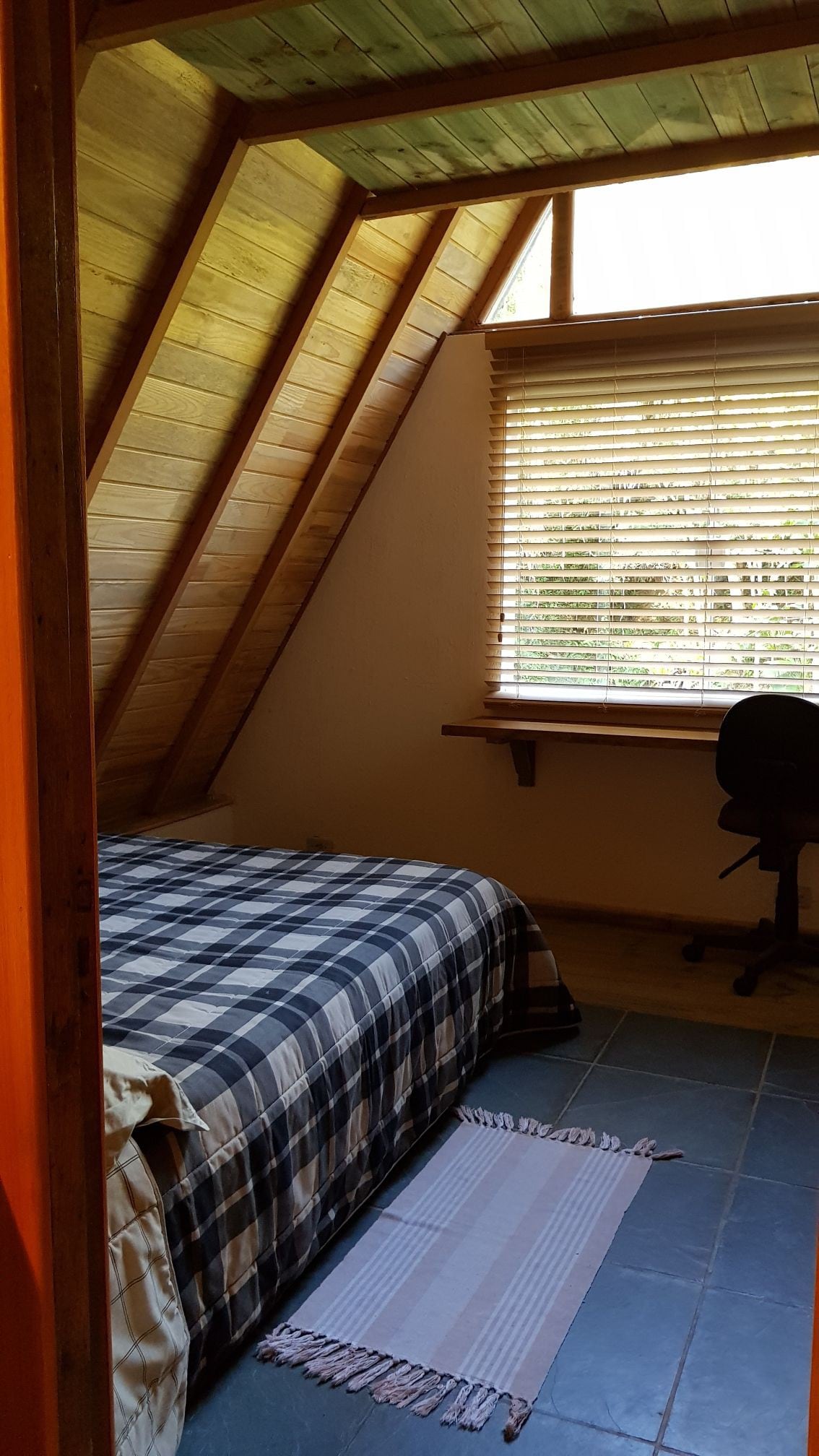 Bacon ipsum dolor amet chuck meatball frankfurter meatloaf salami shoulder.