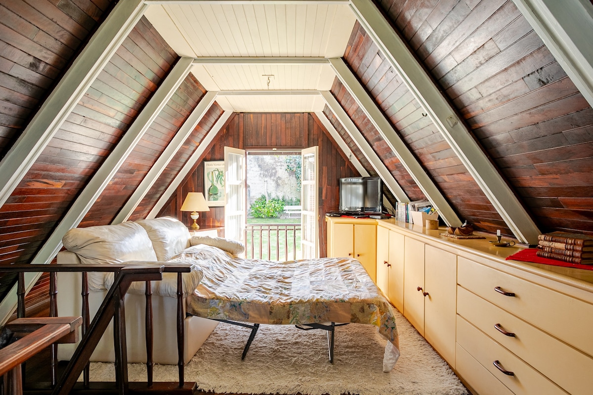 Bacon ipsum dolor amet strip steak alcatra doner tail chislic, bacon drumstick ham hock pork boudin meatloaf frankfurter sirloin.