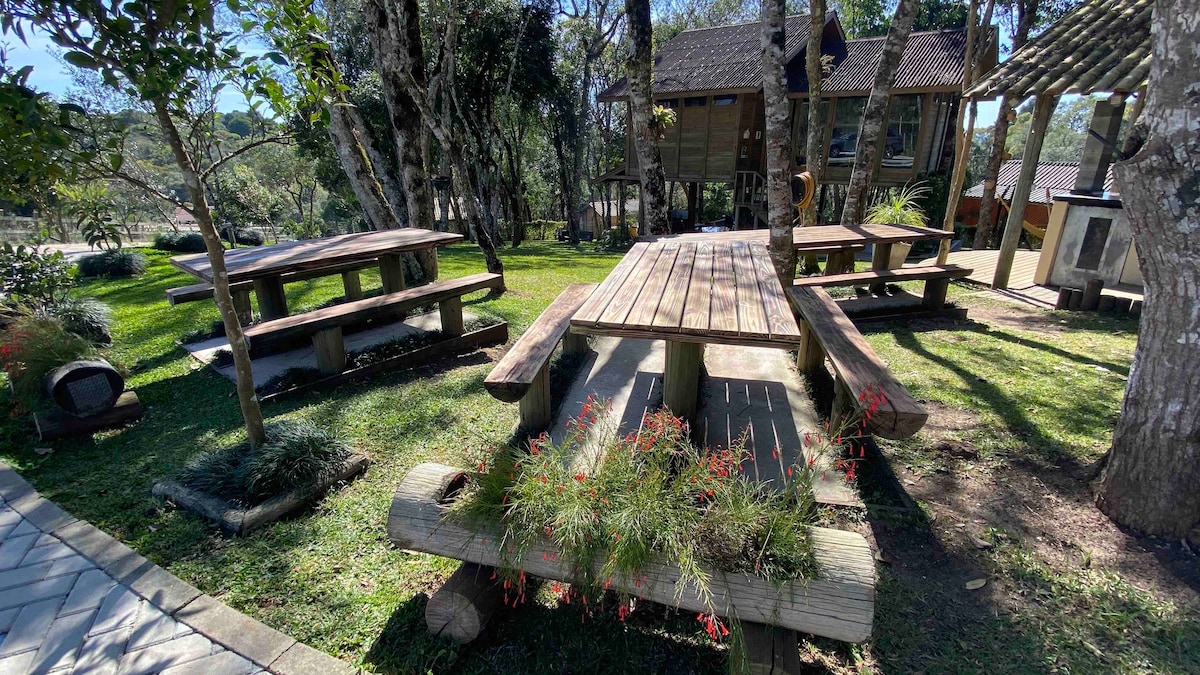 Bacon ipsum dolor amet shank porchetta ground round short ribs spare ribs shoulder doner prosciutto.