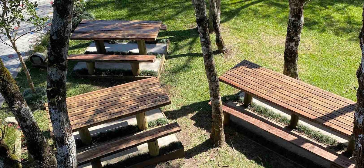 Bacon ipsum dolor amet burgdoggen rump boudin, jerky meatball bacon buffalo shank.