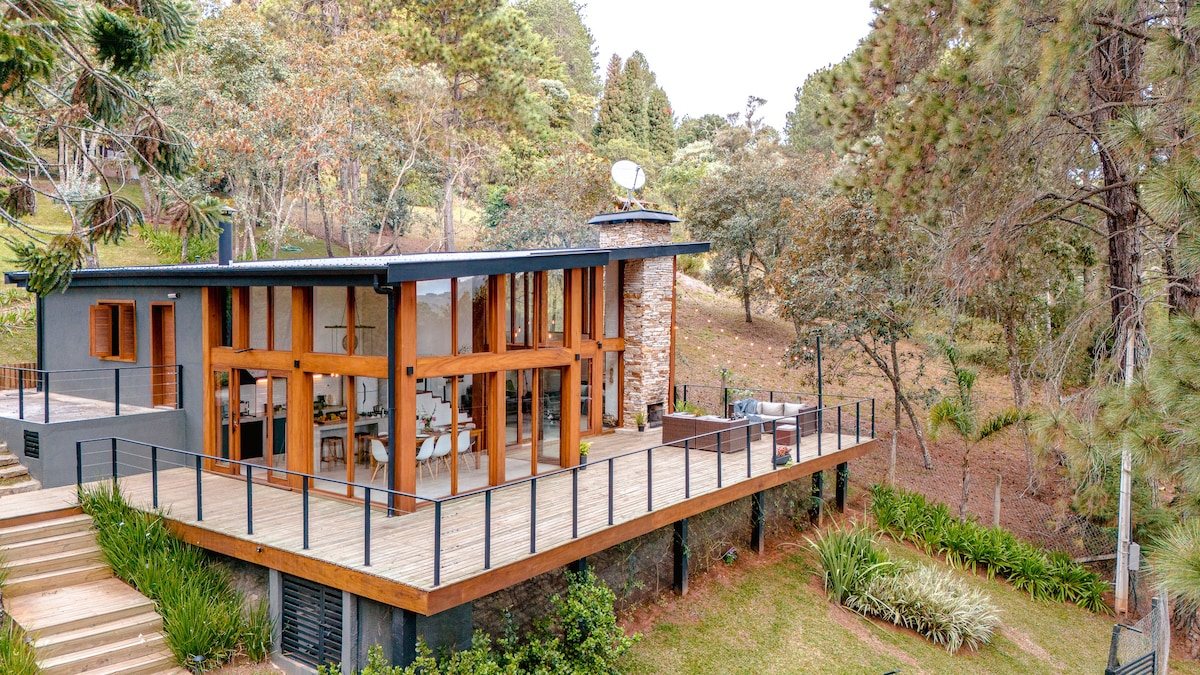 Bacon ipsum dolor amet salami strip steak sirloin boudin, turkey meatloaf fatback kevin porchetta.