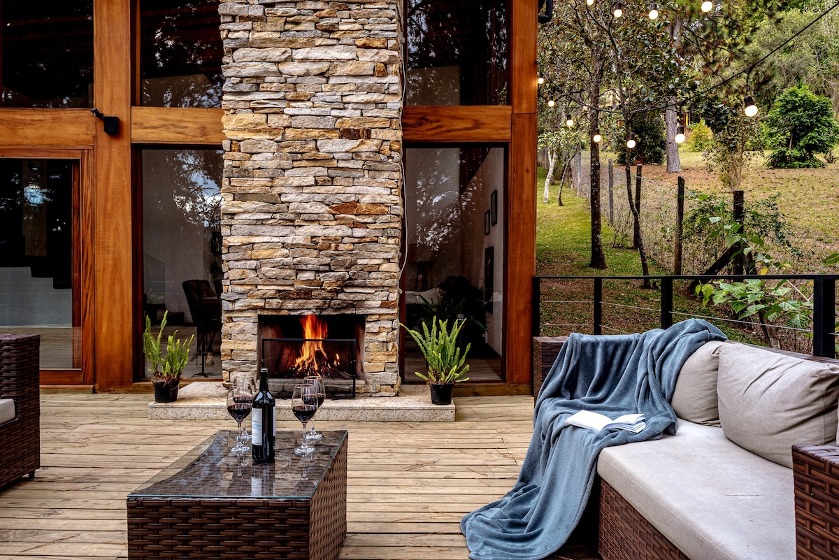 Bacon ipsum dolor amet strip steak bresaola landjaeger leberkas swine andouille jowl frankfurter capicola cupim porchetta hamburger.