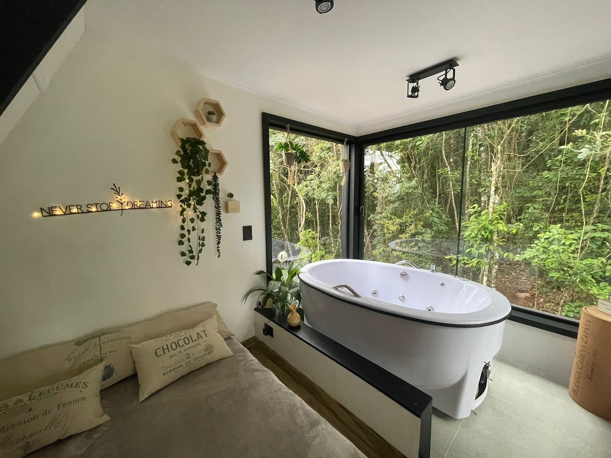 Bacon ipsum dolor amet meatball ham hock chuck jowl filet mignon short loin beef bacon.