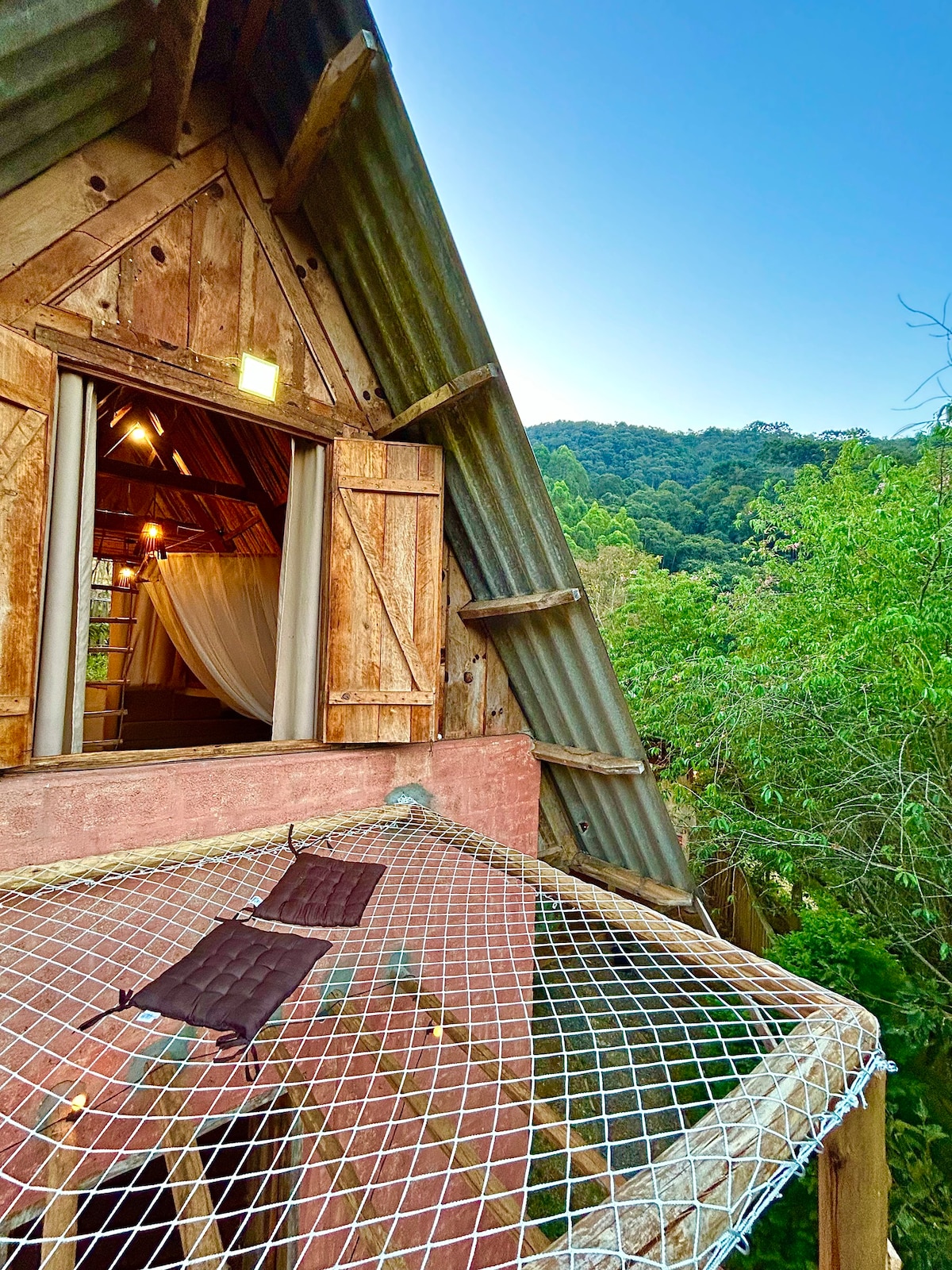 Bacon ipsum dolor amet t-bone pork chop ribeye, short ribs brisket drumstick pork loin chicken porchetta andouille.