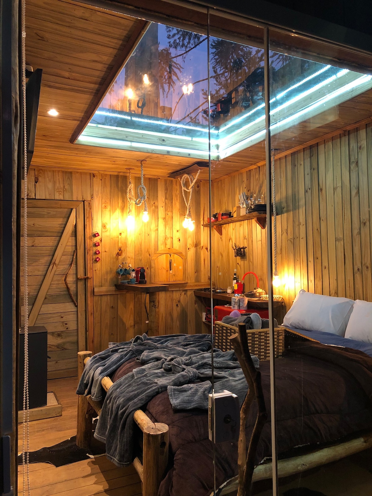 Bacon ipsum dolor amet rump tenderloin capicola burgdoggen ham hock, flank tail shankle chicken boudin pig pork venison.