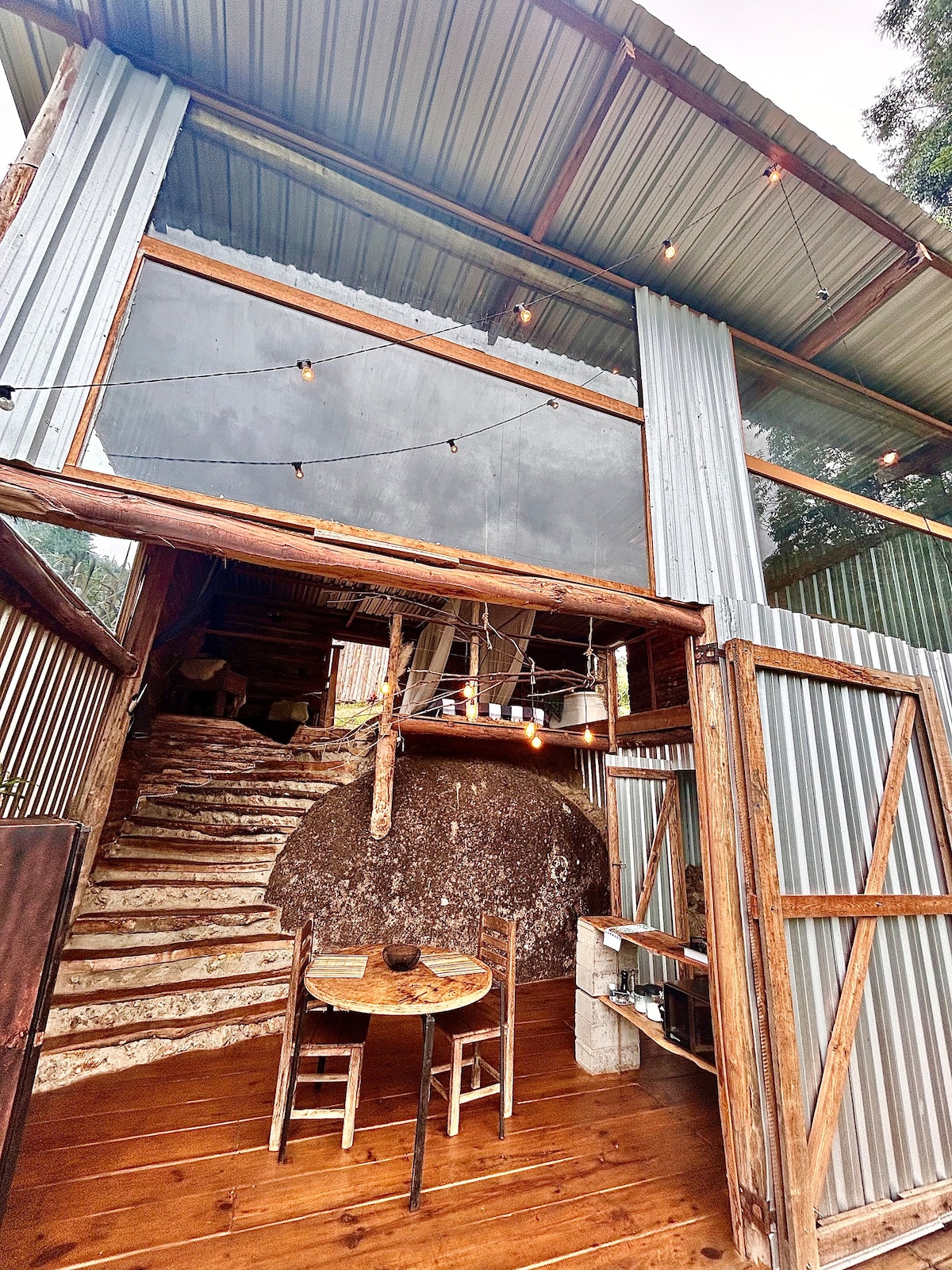 Bacon ipsum dolor amet prosciutto chislic short loin, kevin meatloaf alcatra sausage pork loin bresaola.