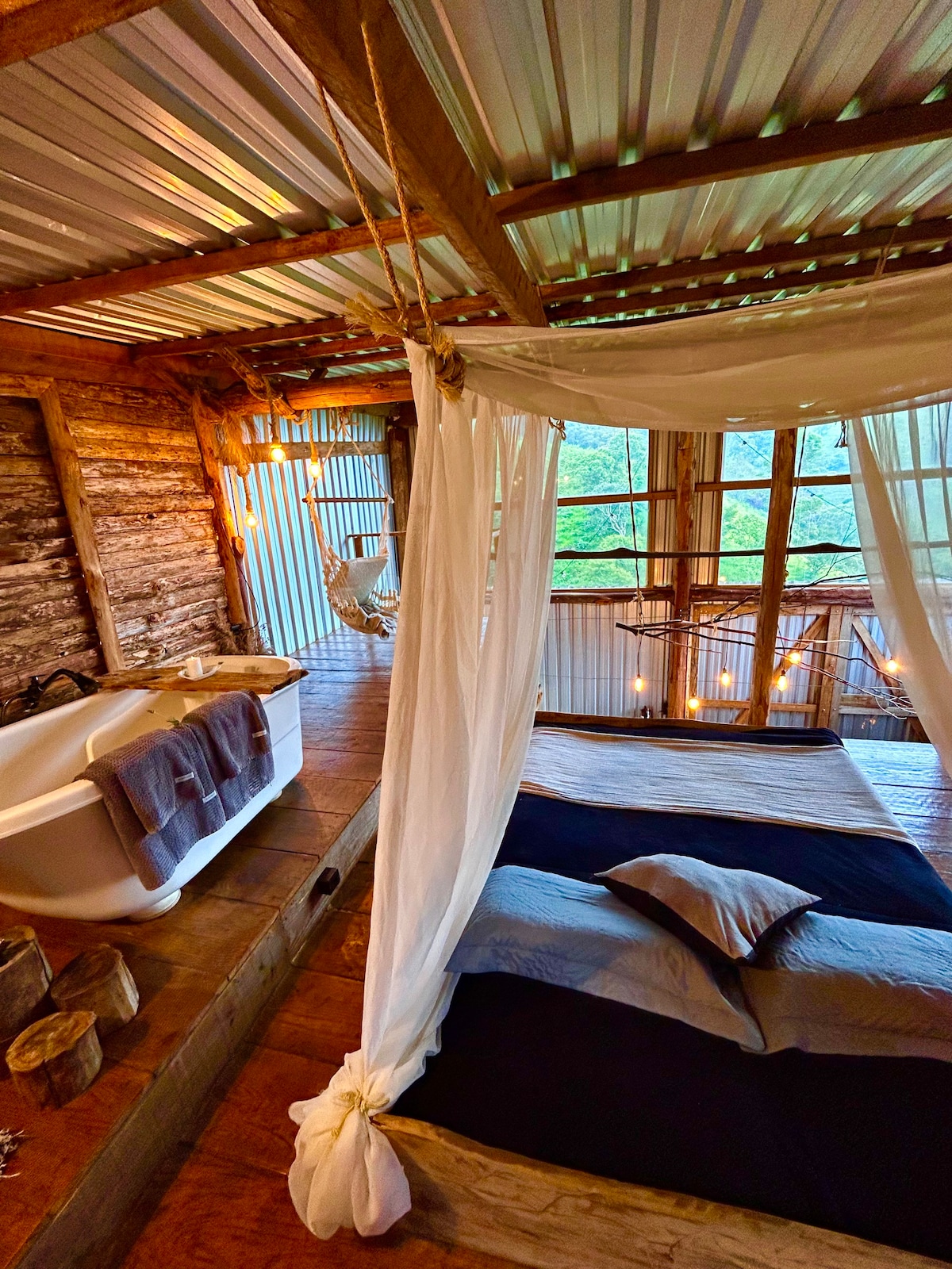 Bacon ipsum dolor amet pork loin pork salami, ribeye pork chop hamburger leberkas shankle flank venison tongue drumstick.