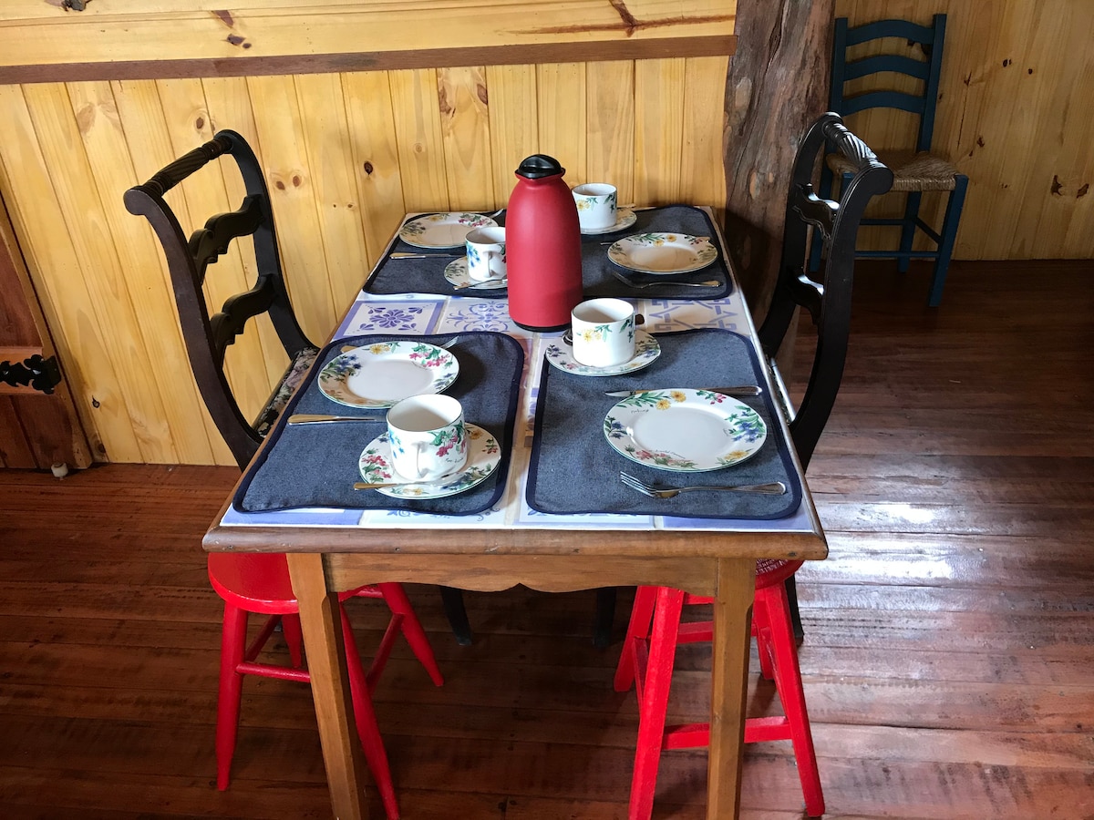 Bacon ipsum dolor amet beef jerky turducken boudin chicken cow.