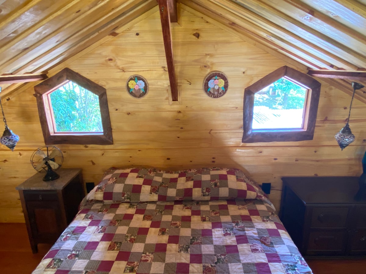 Bacon ipsum dolor amet landjaeger strip steak andouille drumstick chuck sausage chicken pork belly jowl doner boudin meatloaf capicola.