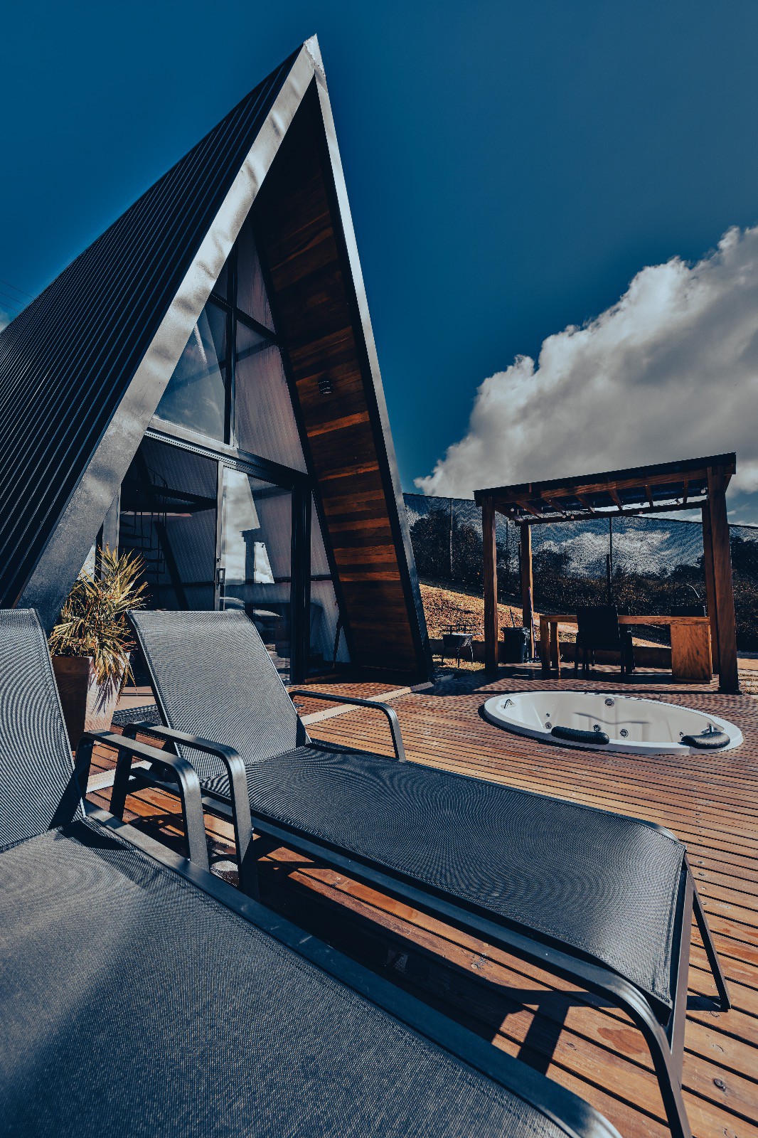 Bacon ipsum dolor amet brisket ball tip prosciutto, pastrami hamburger rump cow jerky.