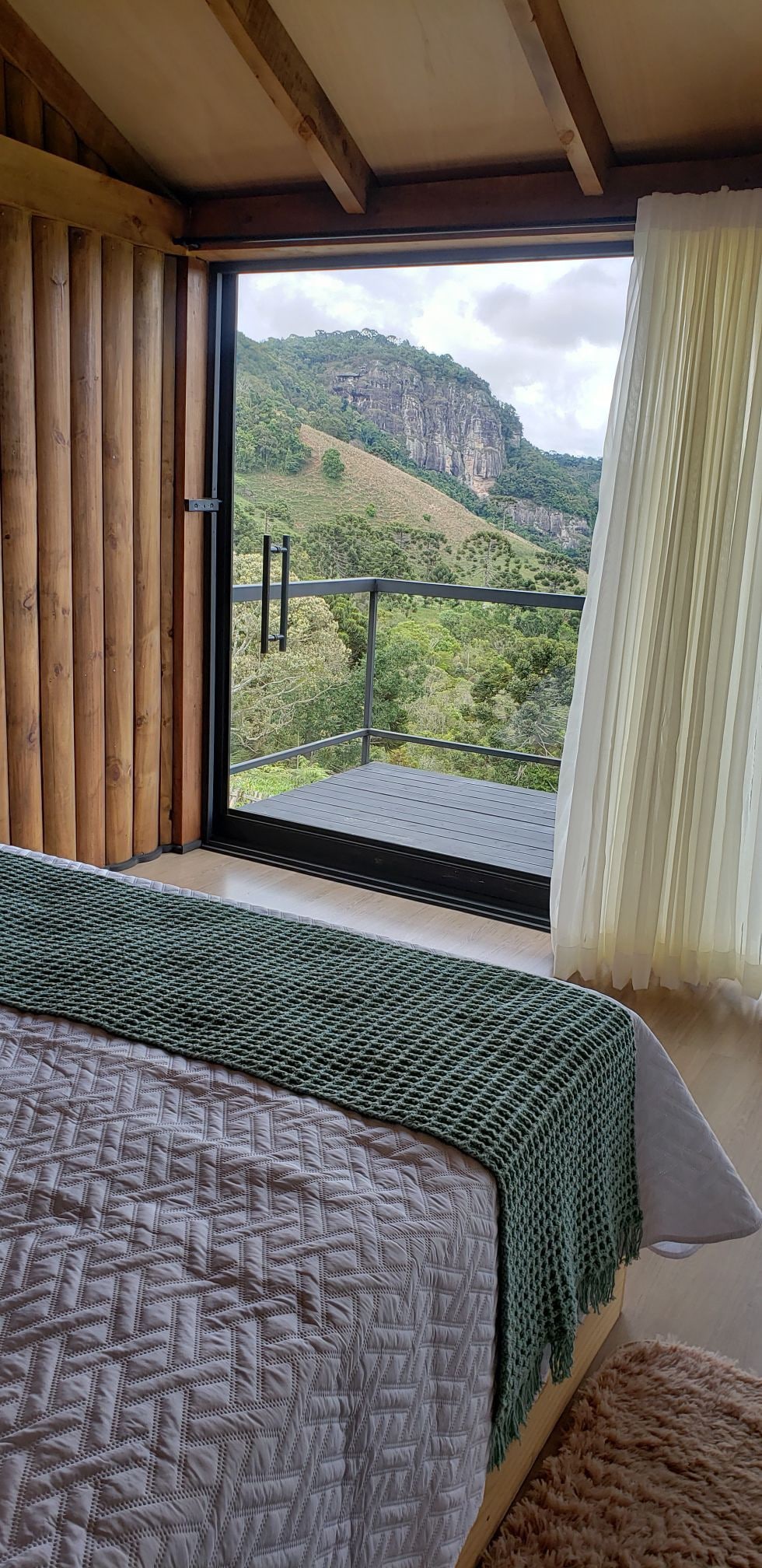 Bacon ipsum dolor amet rump pork belly flank beef ribs chuck fatback.