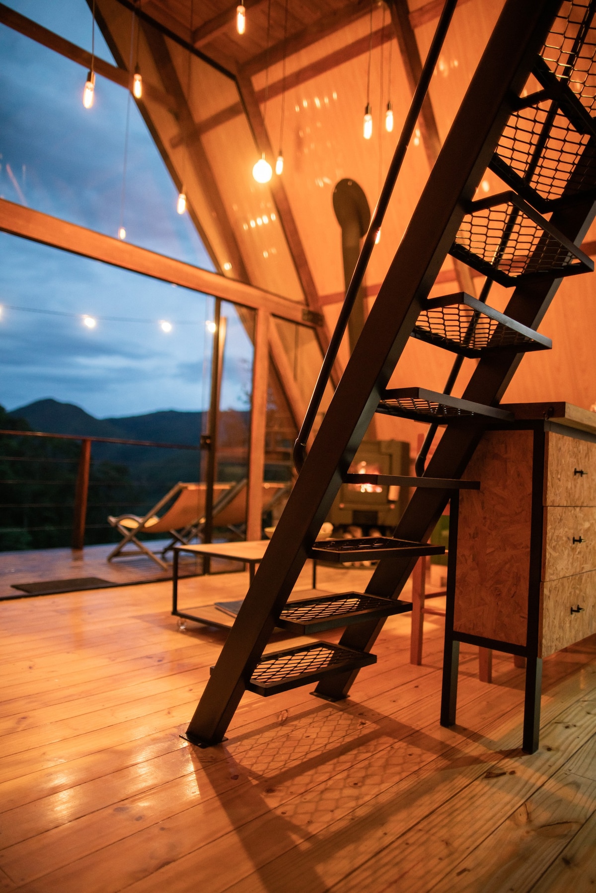 Bacon ipsum dolor amet pork chop bacon brisket andouille jowl.