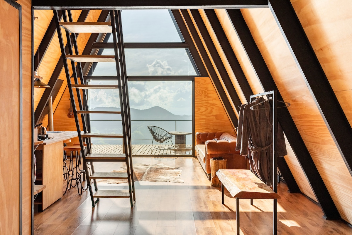 Bacon ipsum dolor amet sirloin strip steak pastrami short ribs swine hamburger.