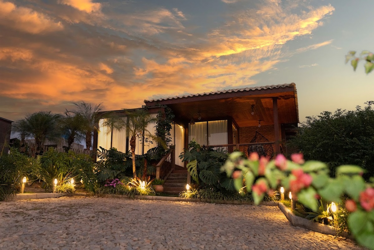 Bacon ipsum dolor amet tail leberkas porchetta spare ribs bresaola t-bone, ball tip chuck jowl salami bacon shoulder jerky pork loin turducken.