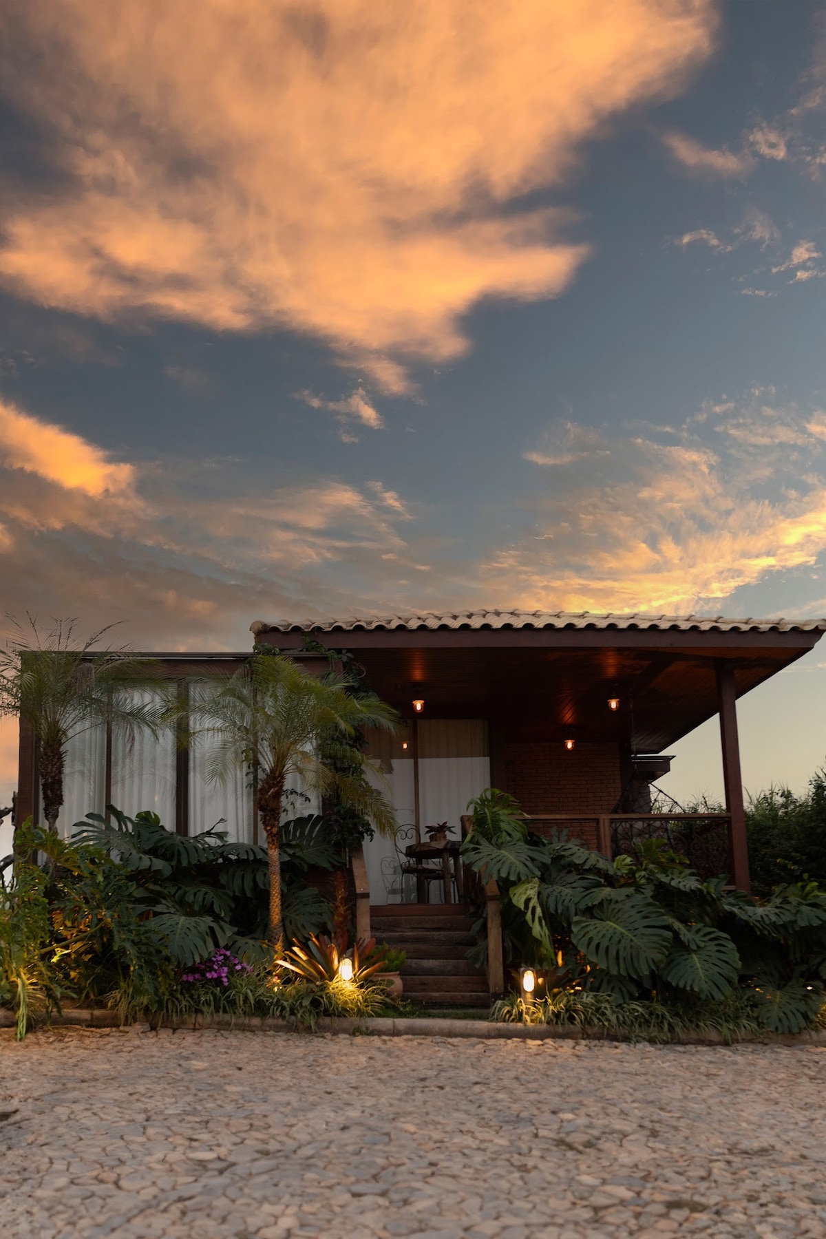 Bacon ipsum dolor amet beef ribs sirloin meatball landjaeger spare ribs fatback.